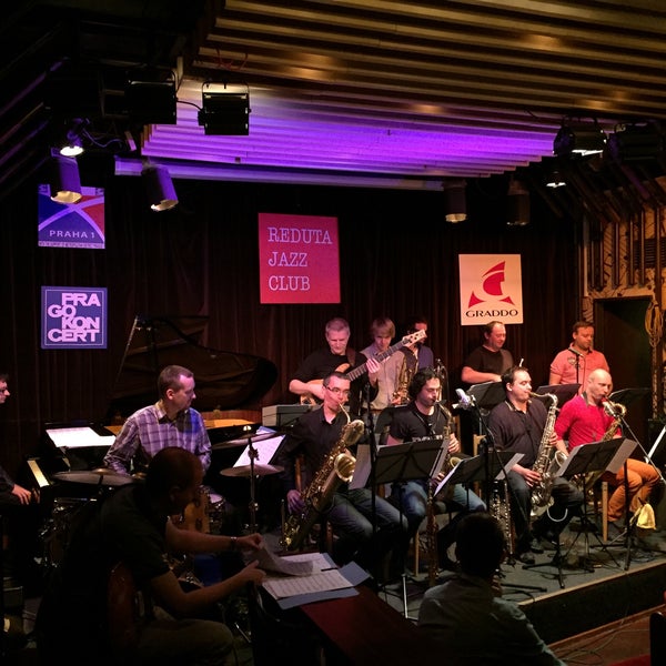 Das Foto wurde bei Reduta Jazz Club von Javi Z. am 6/28/2015 aufgenommen