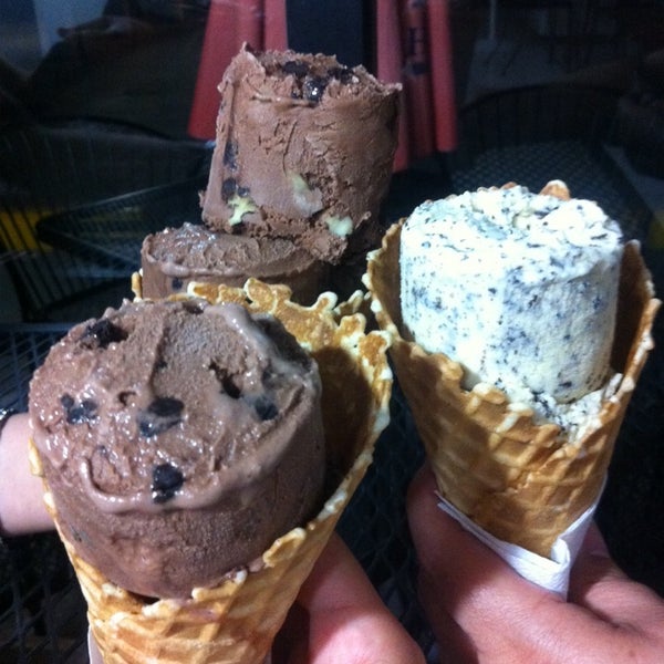 Foto scattata a Thrifty Ice Cream &quot;Campanario&quot; da Jenisse D. il 6/10/2014