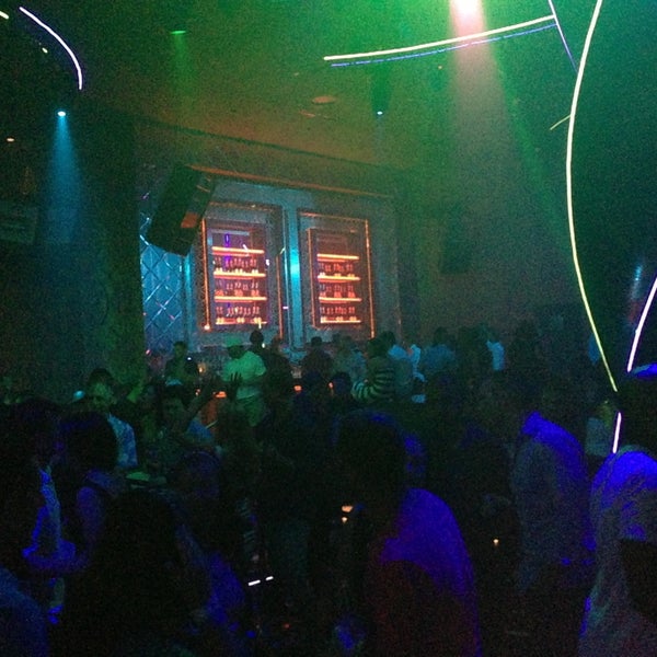 4/14/2013 tarihinde Руслан В.ziyaretçi tarafından ORO Nightclub'de çekilen fotoğraf