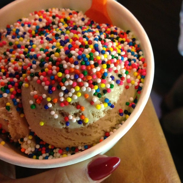 9/14/2013 tarihinde Elle S.ziyaretçi tarafından Cloud City Ice Cream'de çekilen fotoğraf