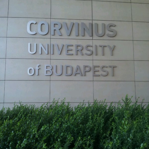 Foto tirada no(a) Budapesti Corvinus Egyetem Központi Könyvtár por Javier G. em 7/10/2013