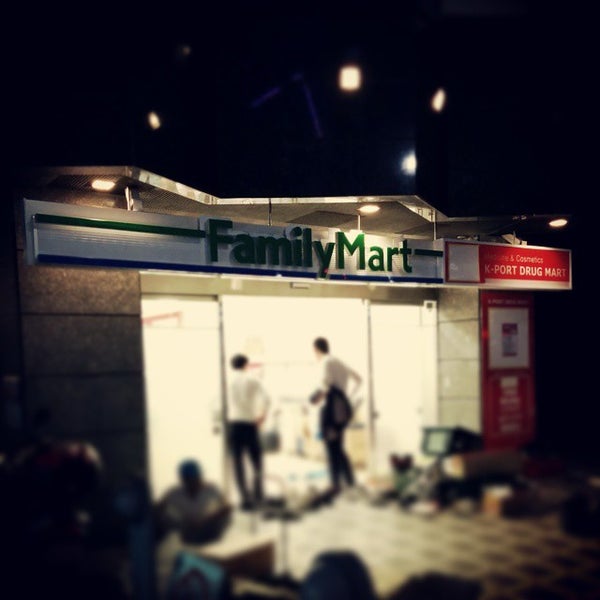 Photos At 成文堂書店 早稲田駅前店 Now Closed Bookstore