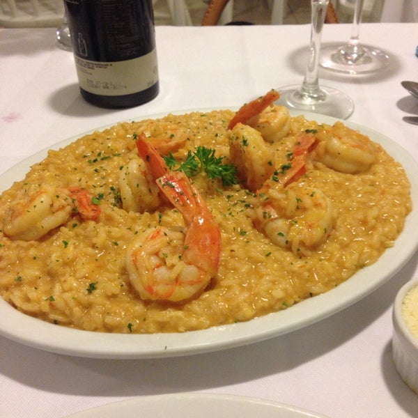 Photo taken at Restaurante Bella Napoli by Tadeu 🐧🐍🐾🌵 F. on 1/7/2014