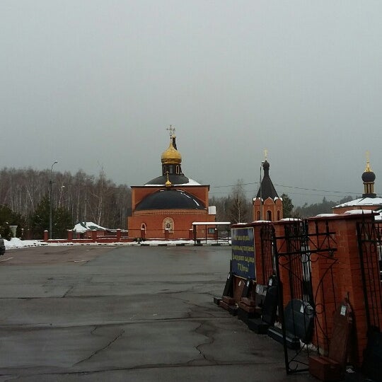 Домодедовское кладбище москва. Домодедовское кладбище церковь. Заборьевское кладбище домодедово. Новоямское кладбище домодедово. Домодедовское кладбище новая территория.