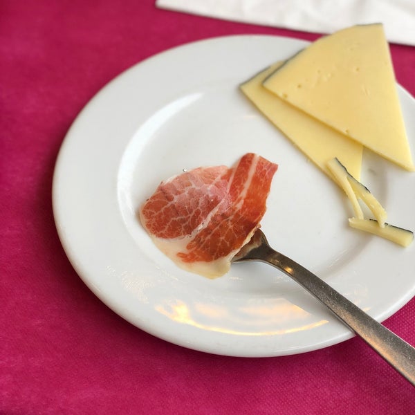 Top Tapas El Barri Gòtic 19 tips from 1451 visitors