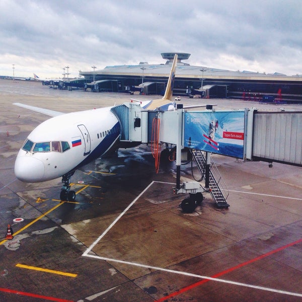 Pegas fly самолеты. Египет самолет. Аэропорт шарм-эль-шейх самолеты. Вим авиа москва шарм-эль-шейх. Египет самолет.