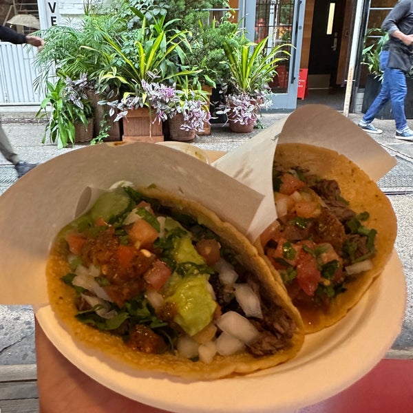 9/18/2023 tarihinde Kat P.ziyaretçi tarafından Los Tacos No. 1'de çekilen fotoğraf
