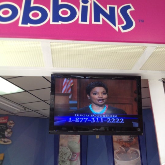 Baskin Robbins Ice Cream Shop In Clinton