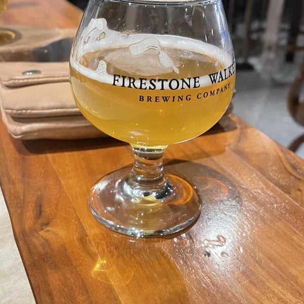 Das Foto wurde bei Firestone Walker Brewing Company - The Propagator von Jenna F. am 11/13/2022 aufgenommen