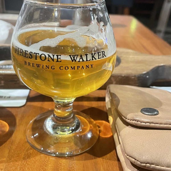 Das Foto wurde bei Firestone Walker Brewing Company - The Propagator von Jenna F. am 11/13/2022 aufgenommen