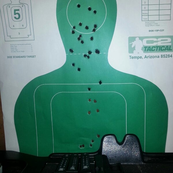 9/8/2013에 NATIVE T.님이 C2 Tactical Indoor Shooting Range에서 찍은 사진