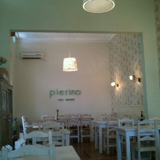Foto tomada en Pierina Tea House  por Fabio F. el 11/18/2012