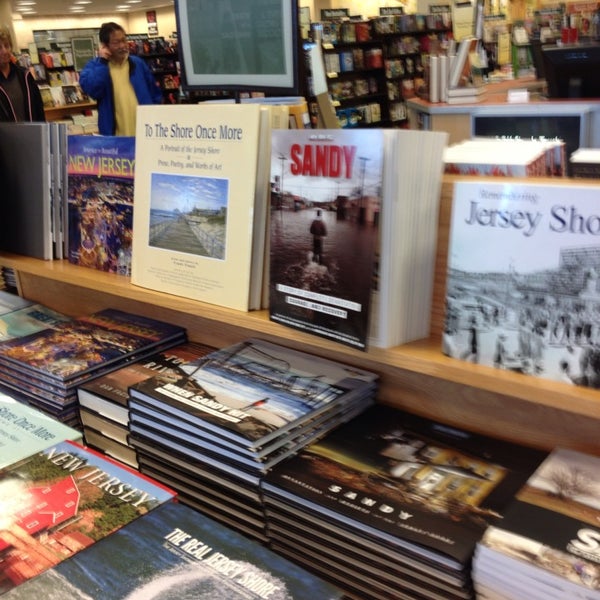 Barnes Noble Bookstore In Eatontown