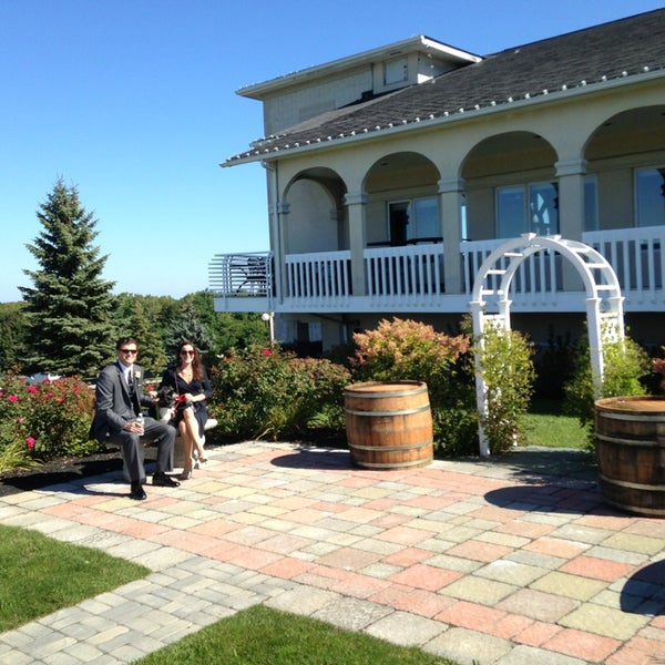 Foto diambil di Casa Larga Vineyards &amp; Winery oleh Scott S. pada 9/28/2013
