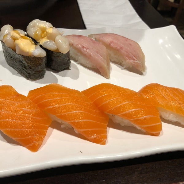 Foto diambil di Sushi 88 &amp; Ramen oleh Gigi K. pada 12/3/2017