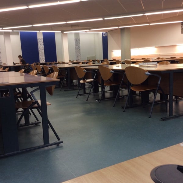 9/3/2014에 Vicky E.님이 EBIB - Bibliotheek Faculteit Economie en Bedrijfswetenschappen에서 찍은 사진