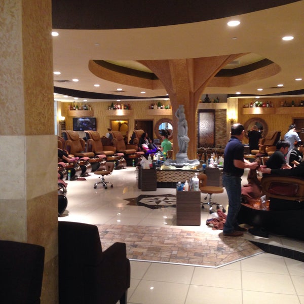 Luxury Nails & Spa - Fairlane Town Center - 8 tips