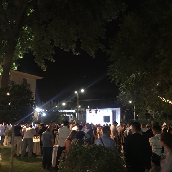 รูปภาพถ่ายที่ Lotte City Hotel Tashkent Palace โดย Ömer Ç. เมื่อ 9/5/2018