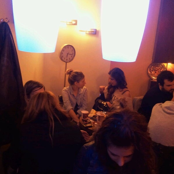 3/31/2013 tarihinde Chris K.ziyaretçi tarafından Cafe στη Στοά &#39;Nia&#39;'de çekilen fotoğraf