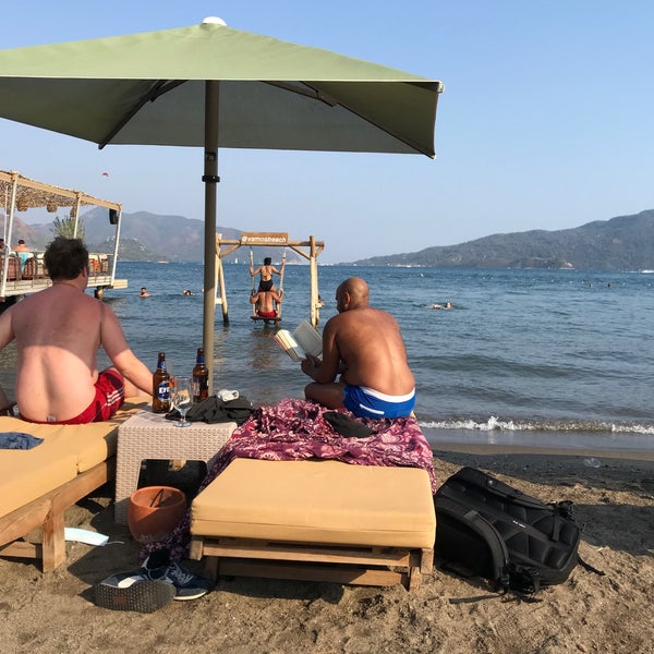Das Foto wurde bei Vamos Beach von Servet Şahin S. am 9/13/2020 aufgenommen