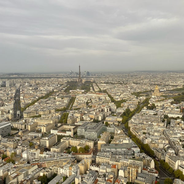 Das Foto wurde bei Aussichtsplattform des Tour Montparnasse von Adelina D. am 10/29/2022 aufgenommen