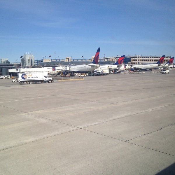 Снимок сделан в Международный аэропорт Миннеаполис/Сент-Пол (MSP) пользователем Roy G. 4/20/2013