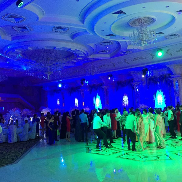 Е казына. Е казына. Казына кафе ош. Банкетный зал золотая корона армавир заветный. Ресторан жибек жолы астана.