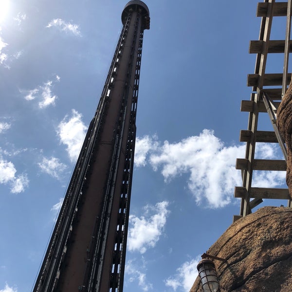 Six Flags Giant Drop