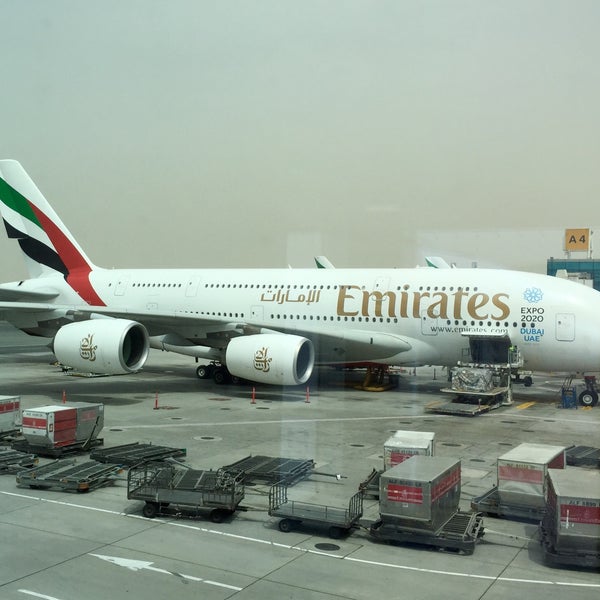 Foto tirada no(a) Aeroporto Internacional de Dubai (DXB) por Pitt Aka the Python A. em 5/4/2015