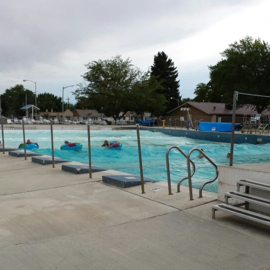 Wave Pool 20 visitors