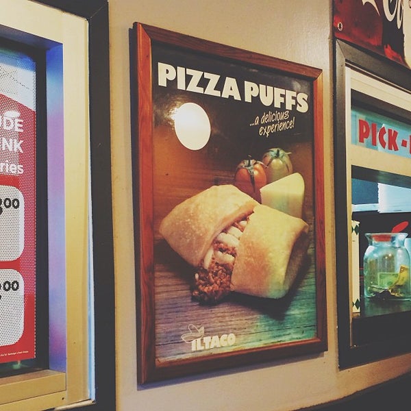 10/5/2013 tarihinde Eric P.ziyaretçi tarafından George&#39;s Hot Dogs'de çekilen fotoğraf