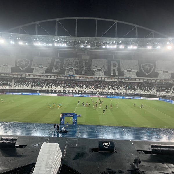 รูปภาพถ่ายที่ Estádio Olímpico Nilton Santos โดย Eduardo G. เมื่อ 2/6/2019