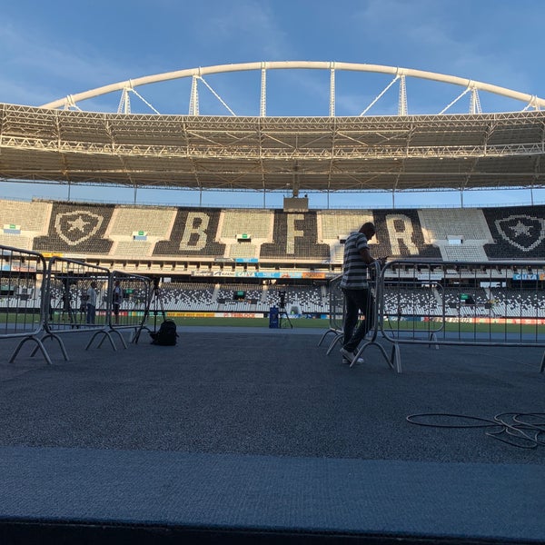 รูปภาพถ่ายที่ Estádio Olímpico Nilton Santos โดย Eduardo G. เมื่อ 1/31/2019