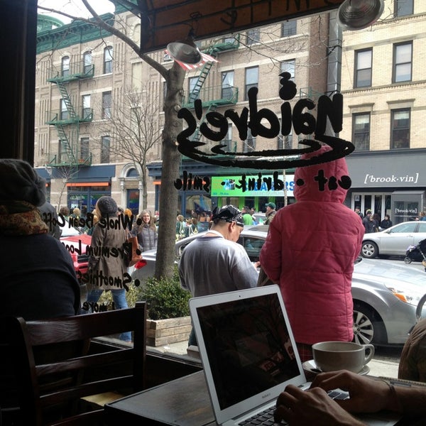 Foto tirada no(a) Naidre&#39;s Cafe &amp; Bakery por Ryan W. em 3/17/2013