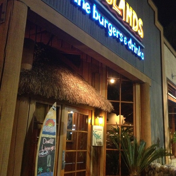 รูปภาพถ่ายที่ Islands Restaurant โดย Giorgos K. เมื่อ 2/23/2013