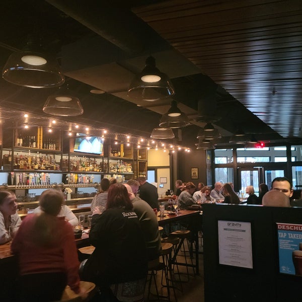 Gravity Taphouse Grille 27 tips from 884 visitors