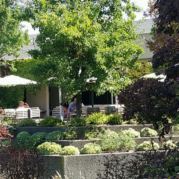 9/4/2016 tarihinde Rebecca W.ziyaretçi tarafından J Vineyards &amp; Winery'de çekilen fotoğraf