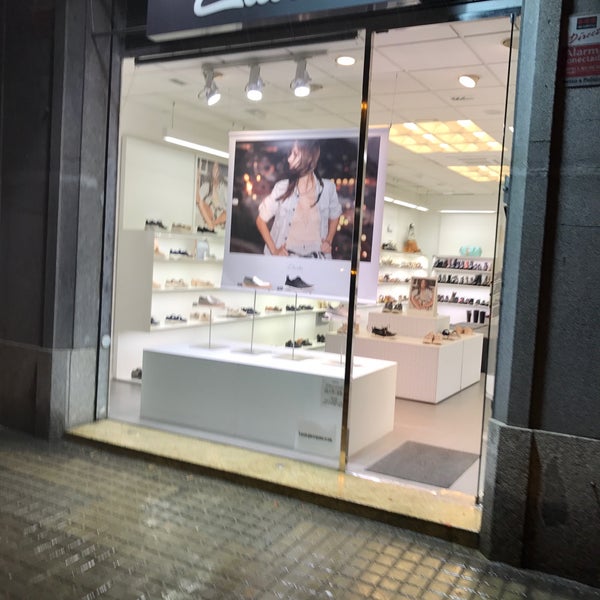 Volver a disparar para justificar Dar Clarks - Shoe Store in Gràcia