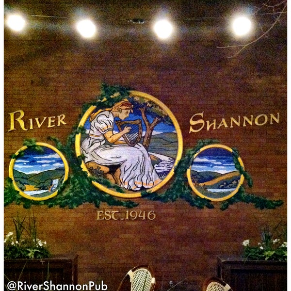 รูปภาพถ่ายที่ River Shannon โดย Rush and Division เมื่อ 8/1/2013