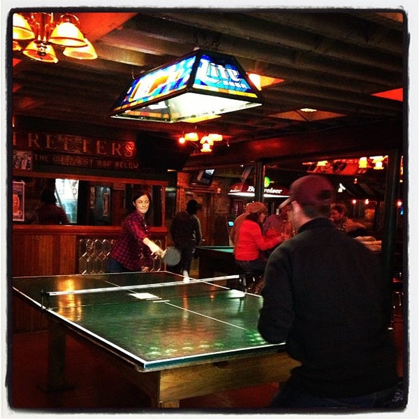 Foto tirada no(a) Streeter&#39;s Tavern por Rush and Division em 8/1/2013