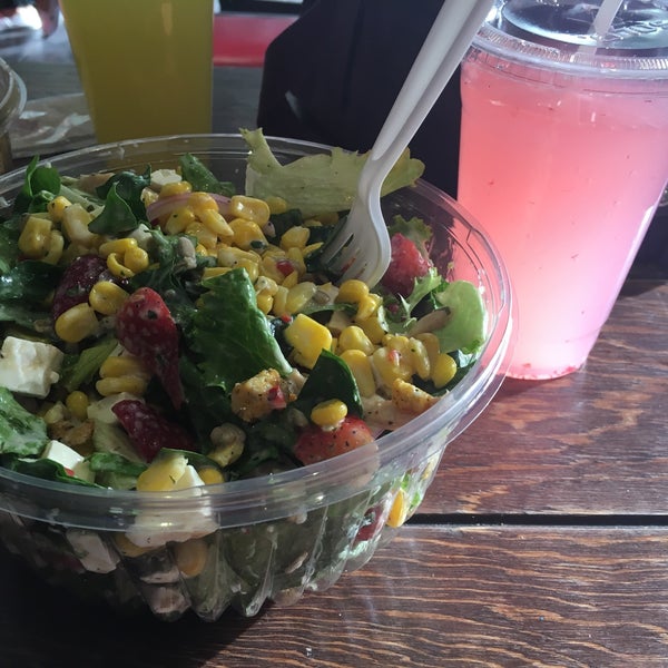 Photo taken at Day Light Salads by Diana Q. on 3/19/2016