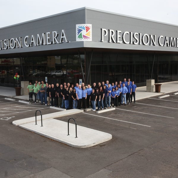 Foto tirada no(a) Precision Camera &amp; Video por Precision Camera &amp; Video em 9/17/2013