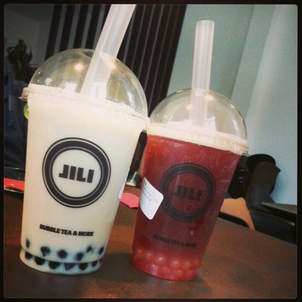 Foto tirada no(a) Jili Bubble Tea, Coffee &amp; More por Emily Y. em 1/7/2013