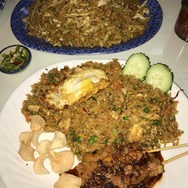 Funny Waiter - location is ok - fried rice and chicken is really great - add spicy yourself so it's not to hot - price is good