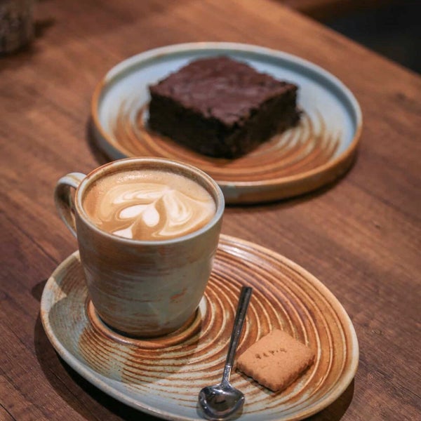 voiceofcoffeetr Şehrin içinde, açık havada üşümeden lezzetli 3.nesil kahveler içmenin tadına varmak için adres; @voiceofcoffeetr #coffeebeans #coffeetime #onmytable #nothingisordinary