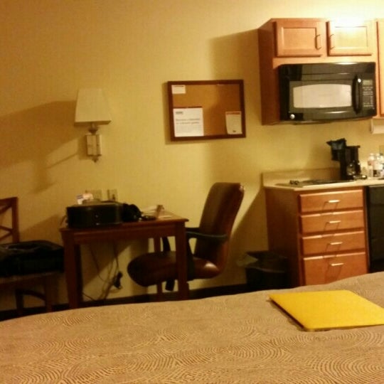 Photo taken at Candlewood Suites Springfield South by Kerry V. on 5/10/2015