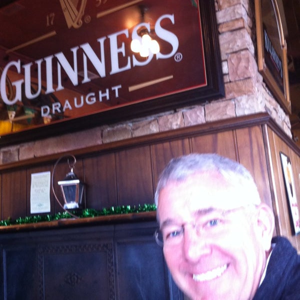 Das Foto wurde bei Paddy&#39;s Irish Pub von Wendy T. am 3/17/2013 aufgenommen