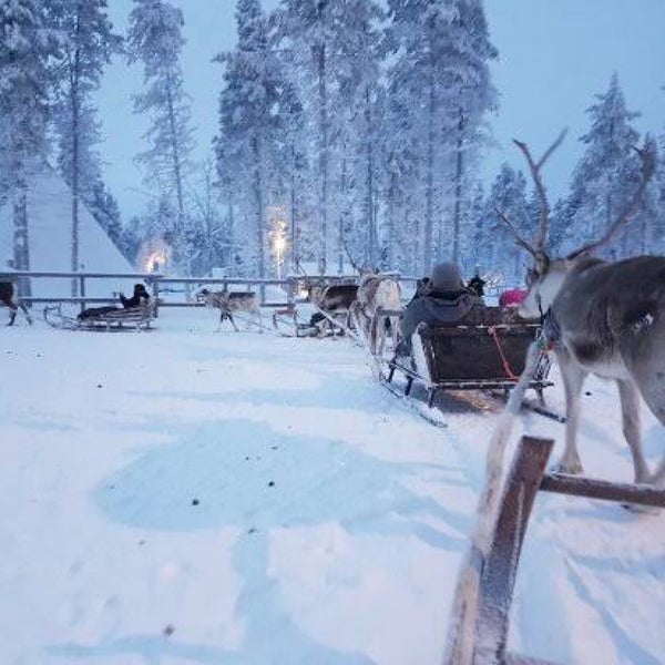 Photo taken at Kakslauttanen Arctic Resort by Www W. on 12/30/2018