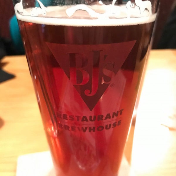 Photo taken at BJ&#39;s Restaurant &amp; Brewhouse by Amber G. on 12/24/2017