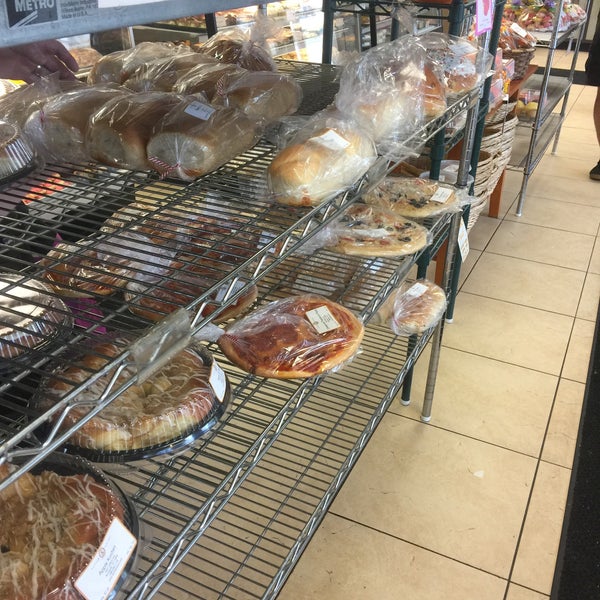 Savoia Italian Bakery - 2267 Clifford Ave